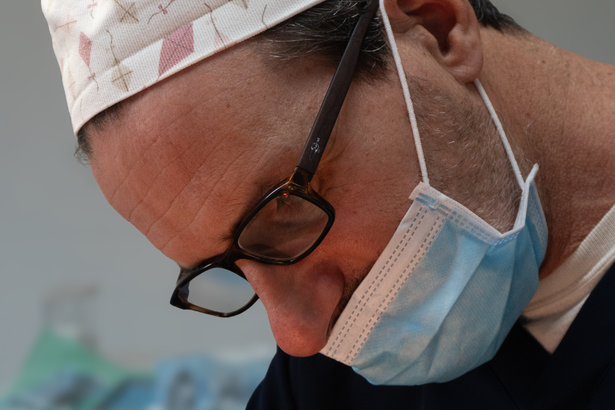 https://www.dentistadonadelli.it/wp-content/uploads/2025/04/servizi-chirurgia.png